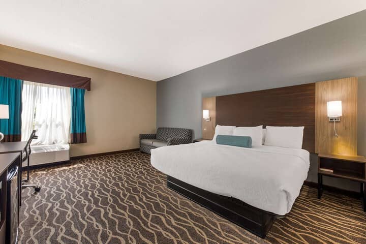 Room 7 of 27