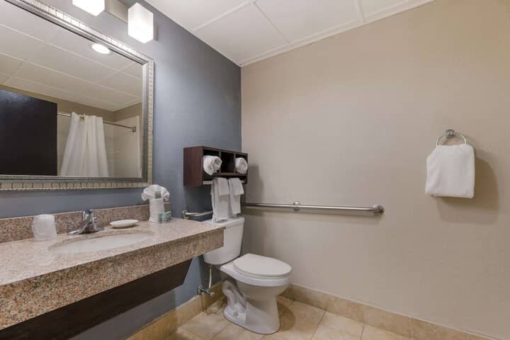 Room 18 of 27