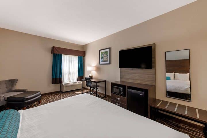 Room 6 of 27