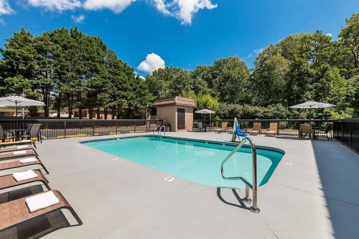Pool 19 of 27